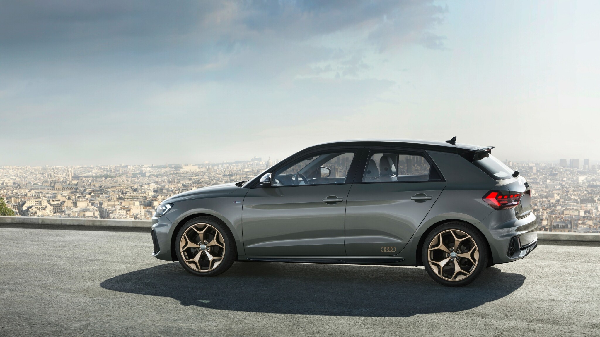 a1 sportback lateral