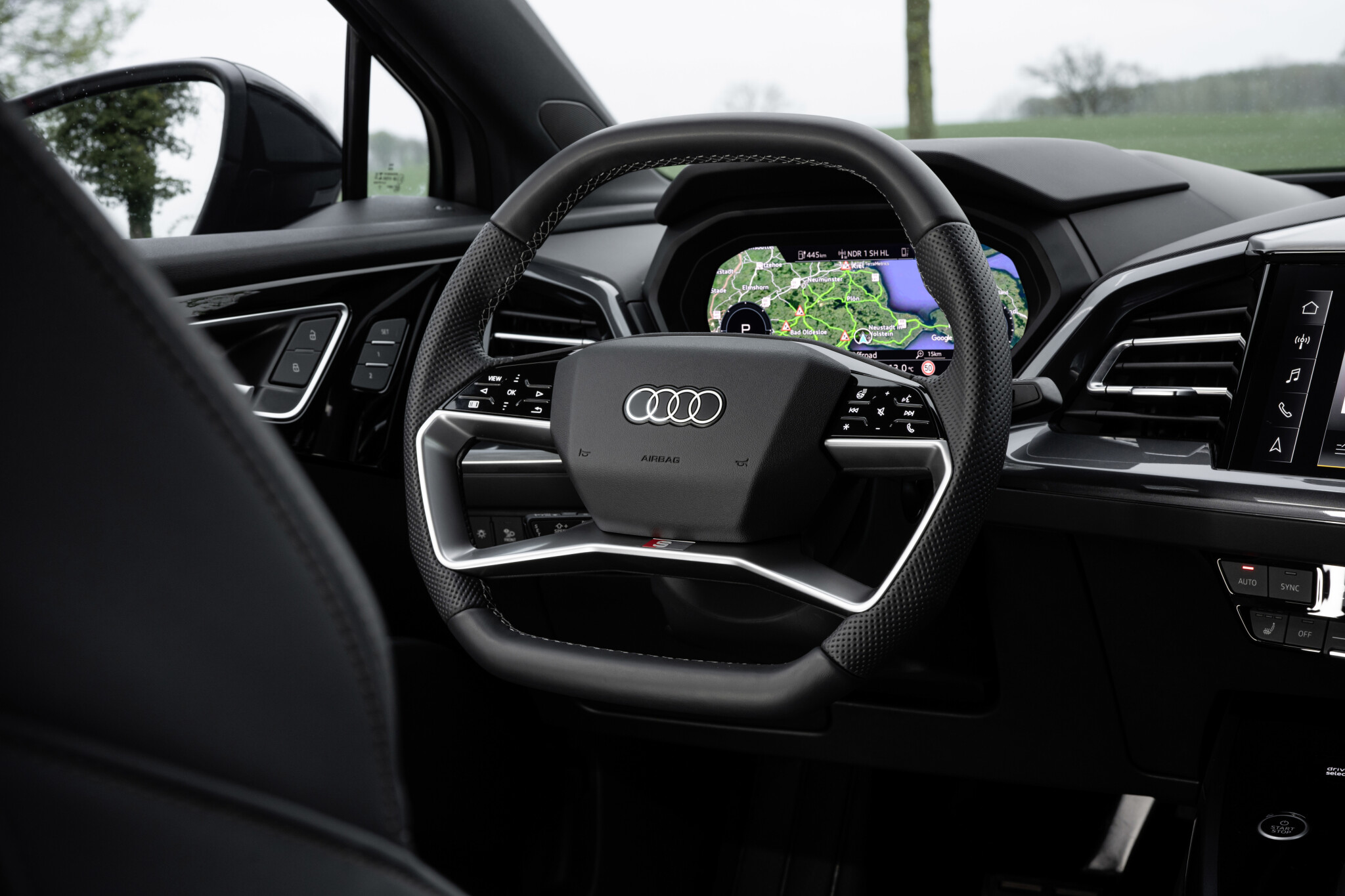 Audi Q4 50 e-tron quattro volante