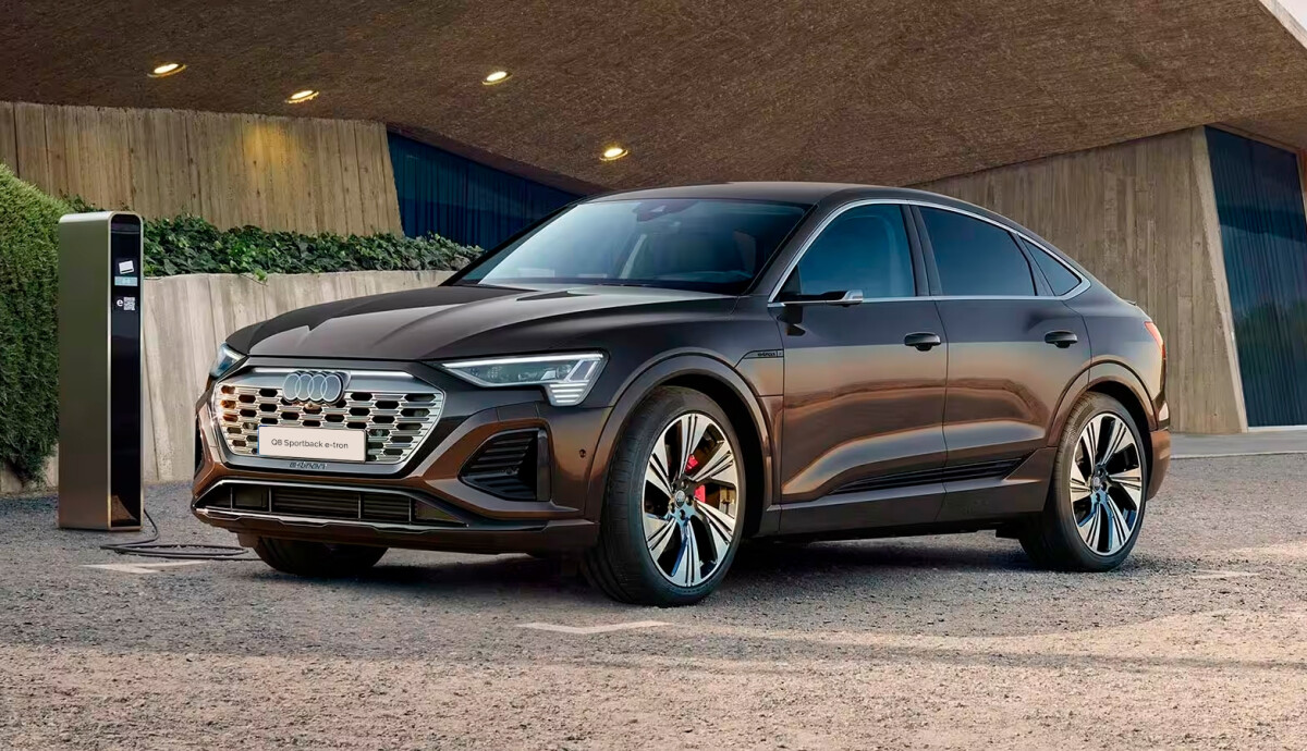 Audi Q8 Sportback e-tron nuevo logo