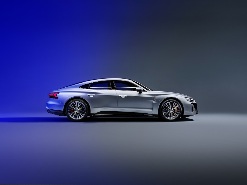 Rápido. Incluso parado