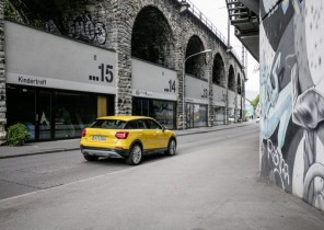 Audi Q2 2019 vegas yellow