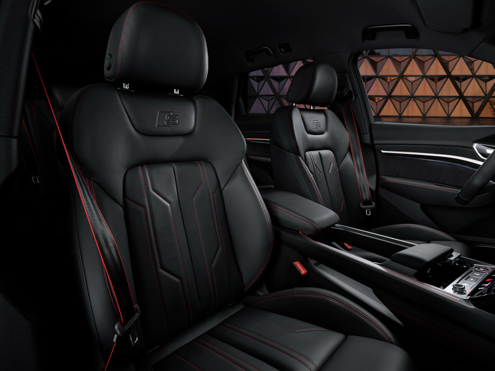 Audi Q8 e-tron quattro asientos