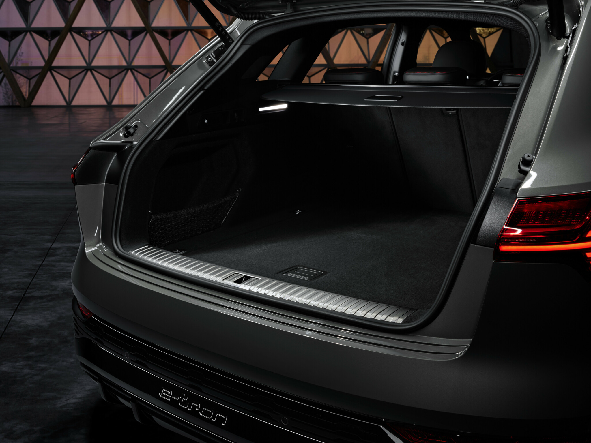 Audi Q8 e-tron quattro maletero